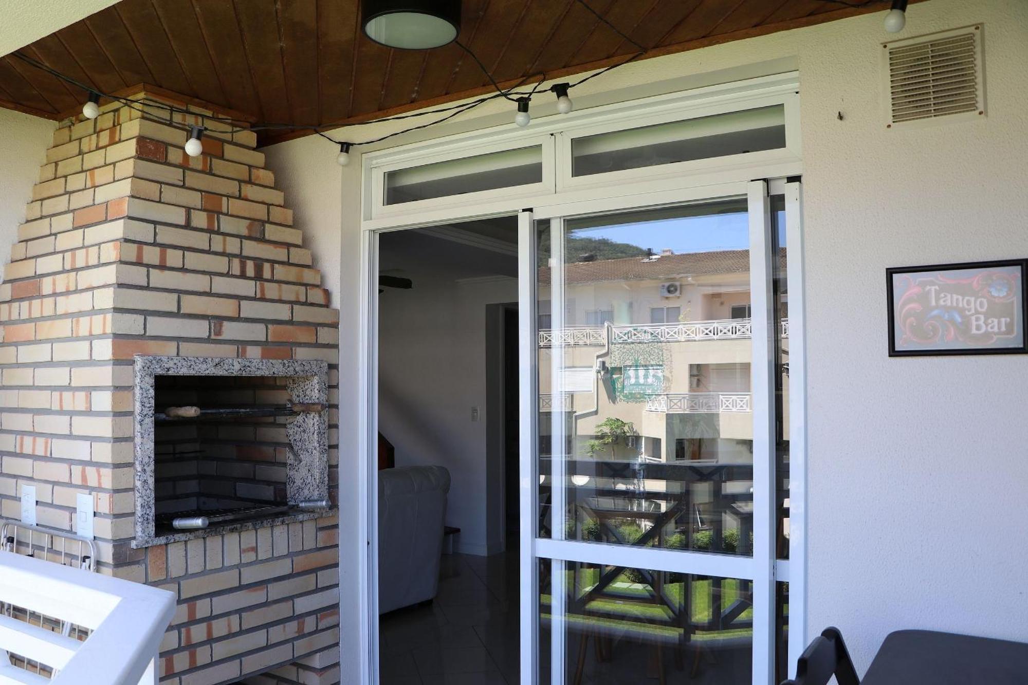 Completo apartamento em Resort na beira da lagoa Florianopolis Exterior foto